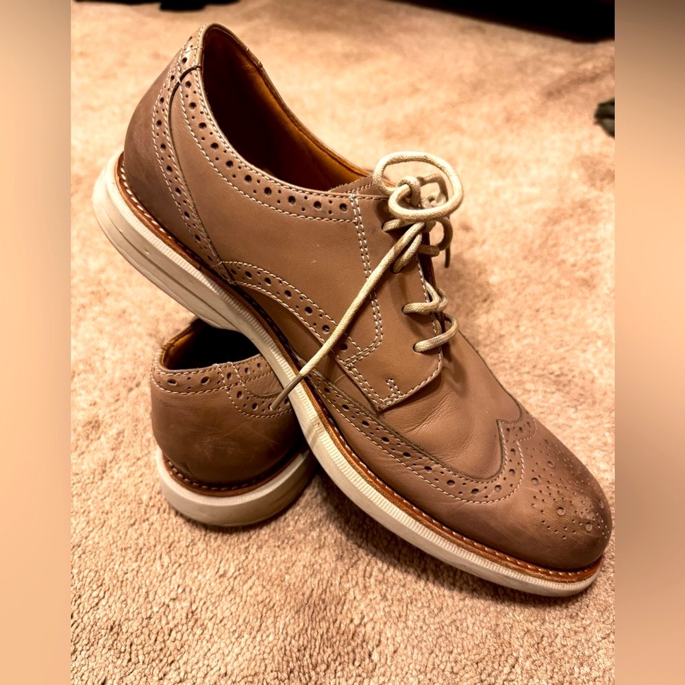 Sperry lace up shoes, tan leather excellent condition very soft